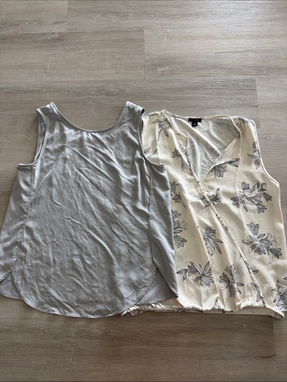Ann Taylor Cinched Floral Sleeveless Tank Top, Nic & Zoe Gray Sleeveless Tank